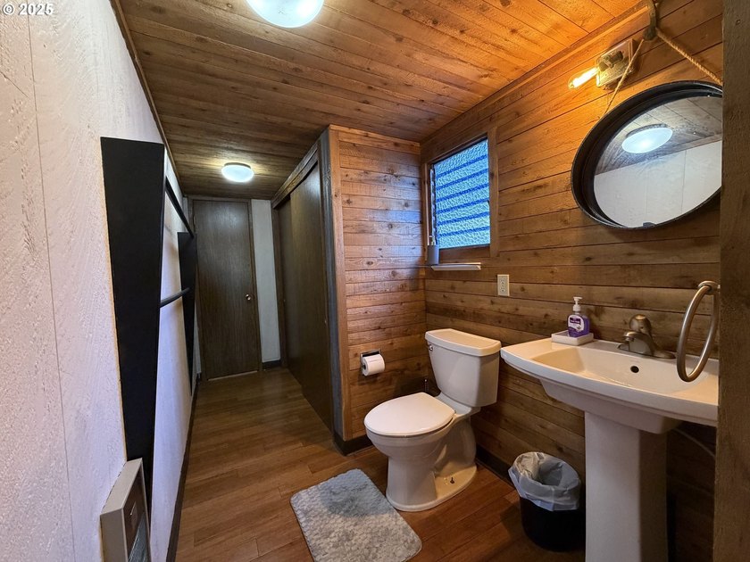 *NO RENTALS ALLOWED, CASH ONLY** NO HOA, MONTHLY DUES ARE FOR - photo 17