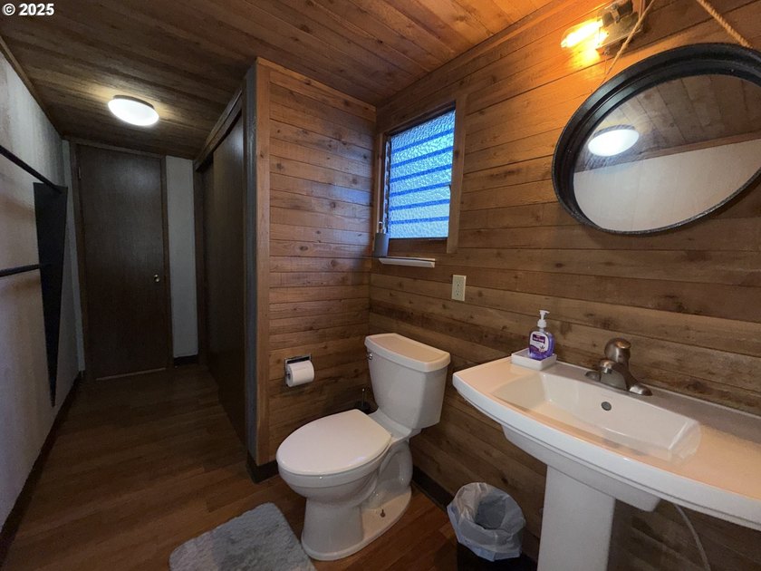 *NO RENTALS ALLOWED, CASH ONLY** NO HOA, MONTHLY DUES ARE FOR - photo 18