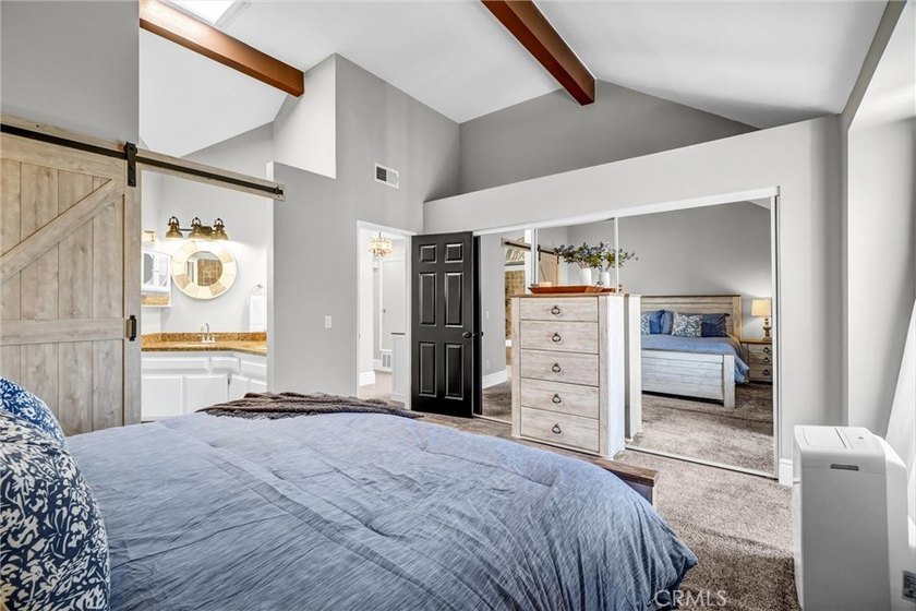 Exceptional end unit 3 bedroom, no one above you, tranquil - photo 23