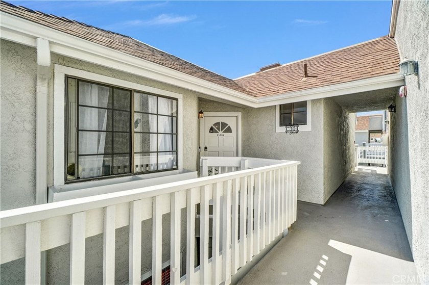 Exceptional end unit 3 bedroom, no one above you, tranquil - photo 29
