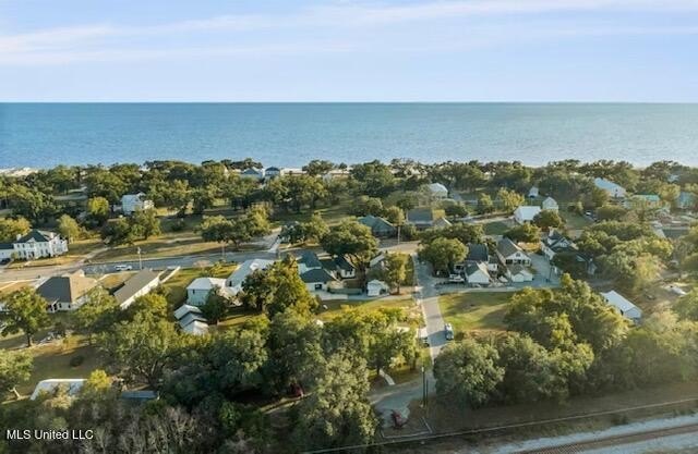 Extra, Extra Fabulous! This stunning 5-bedroom, 3-bath home is - photo 31