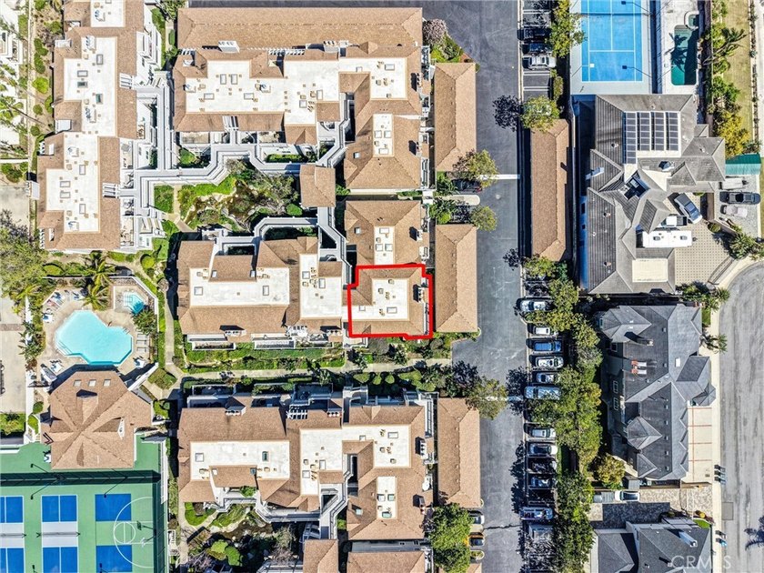 Exceptional end unit 3 bedroom, no one above you, tranquil - photo 36