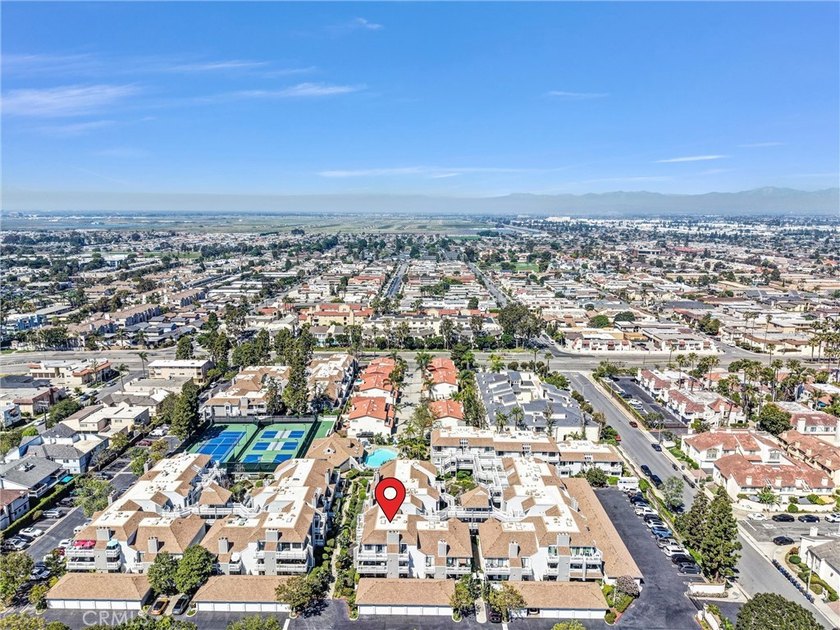 Exceptional end unit 3 bedroom, no one above you, tranquil - photo 40