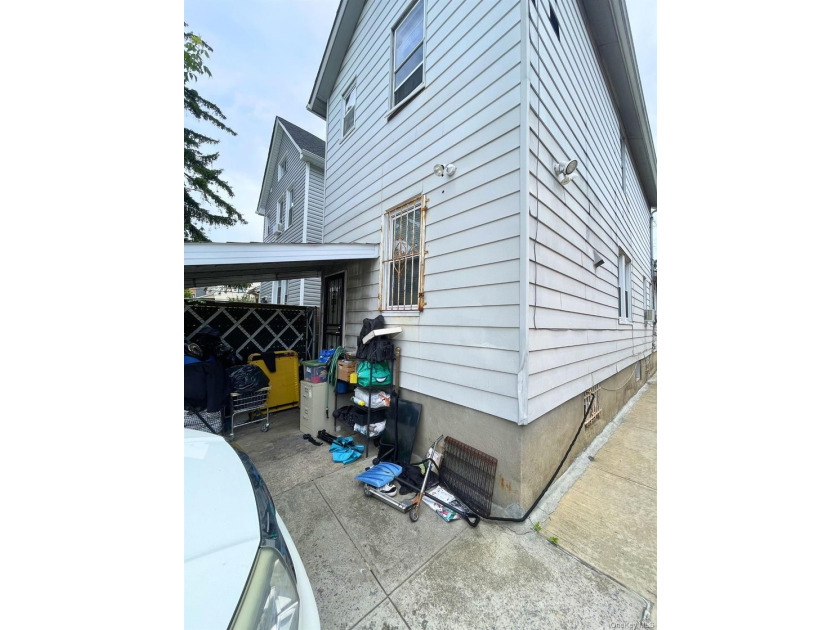 Opportunity Awaits! This 3-bedroom, 2-bath home is ready for a - photo 3
