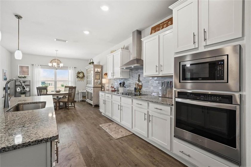 Move-in ready and priced to sell! This beautiful Hawthorne Plan - photo 13