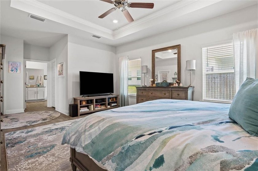 Move-in ready and priced to sell! This beautiful Hawthorne Plan - photo 16