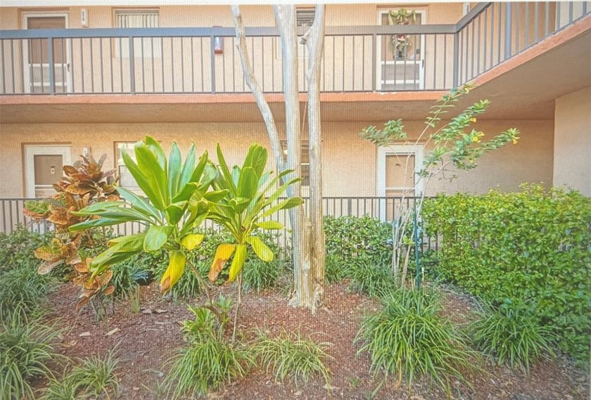 NICE SPACIOUS 2 BEDROOM, 2 BATHROOM CONDO IN NORTH MARGATE - photo 18