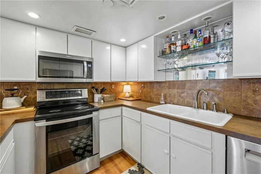 Enjoy waterfront living in the heart of East Greenwich with - photo 8