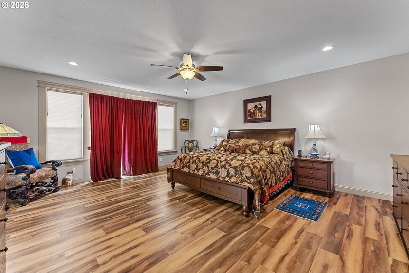 Coastal luxury meets comfort in this custom home within a - photo 20