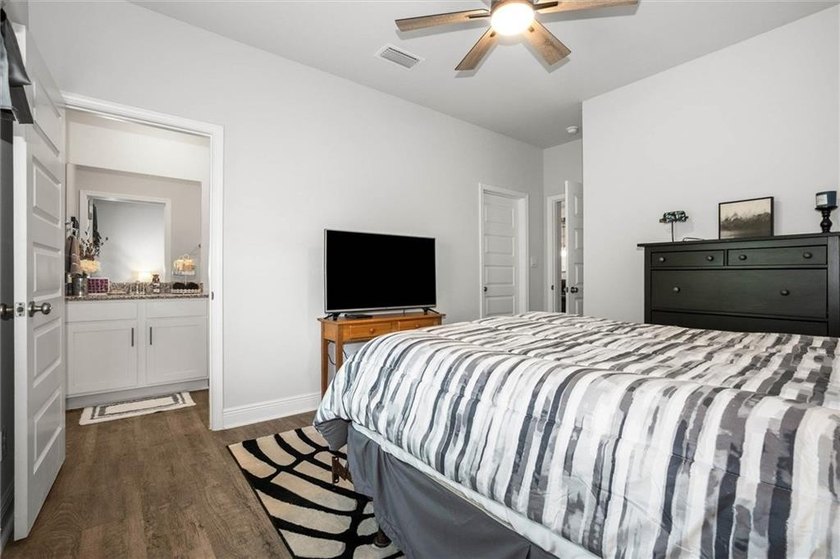 Move-in ready and priced to sell! This beautiful Hawthorne Plan - photo 24
