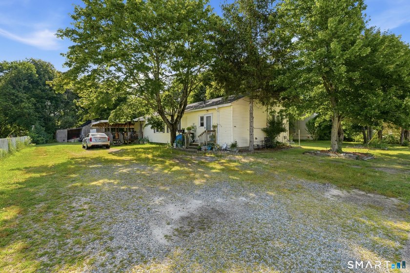 Attention investors! This well-maintained two-family property is - photo 31