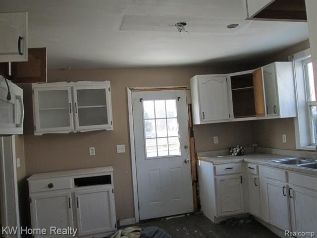 Opportunity for a great investment with a ton of space/waiting - photo 6