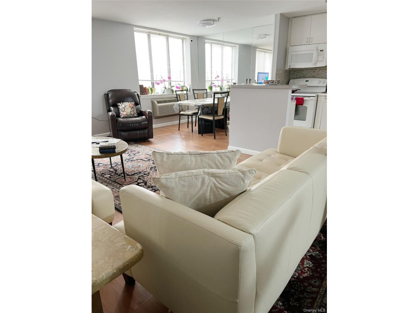 Experience luxury and convenience at 10 Canterbury Rd, Apt 1B - photo 3