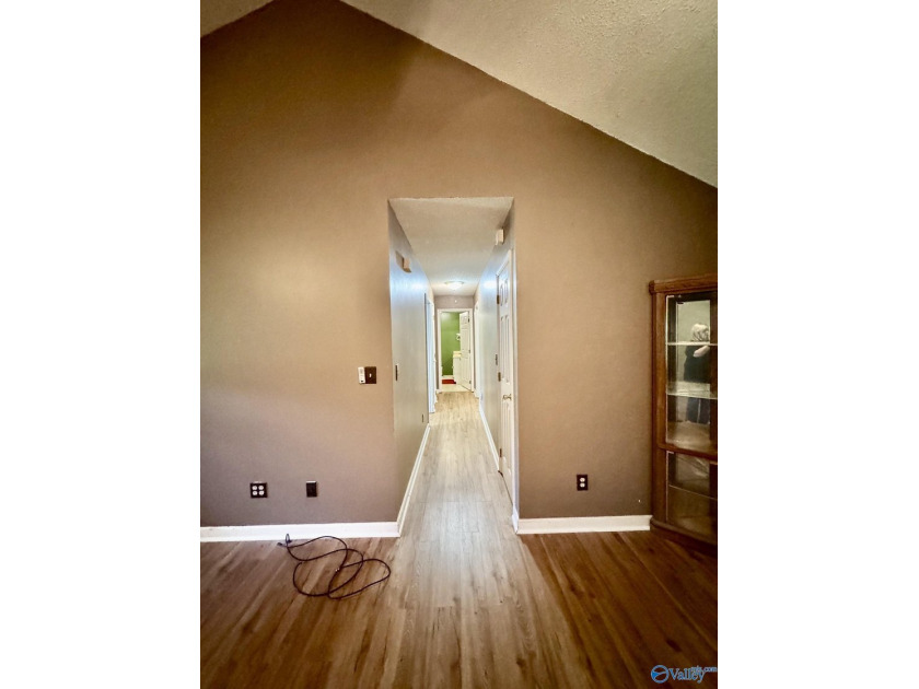 Nice, private, 3 bedroom, 2 bath home located minutes from Weiss - photo 15