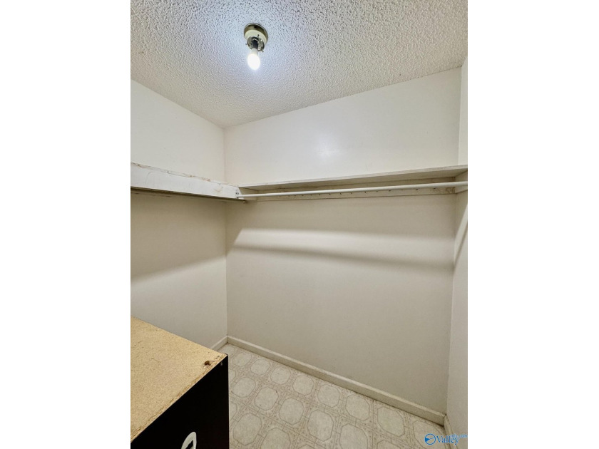 Nice, private, 3 bedroom, 2 bath home located minutes from Weiss - photo 22