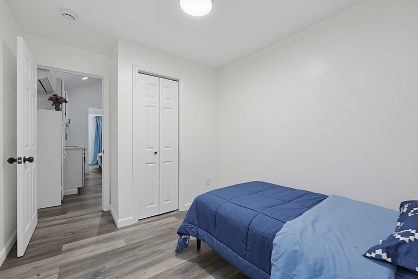 Welcome to this beautifully remodeled 2-bedroom, 1-bath - photo 11