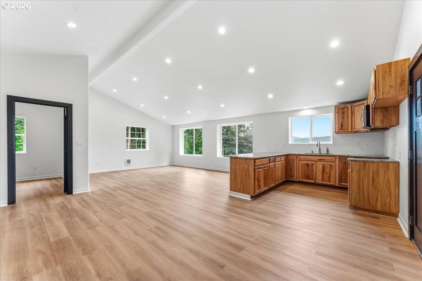 Discover the perfect blend of privacy, versatility, and Columbia - photo 26