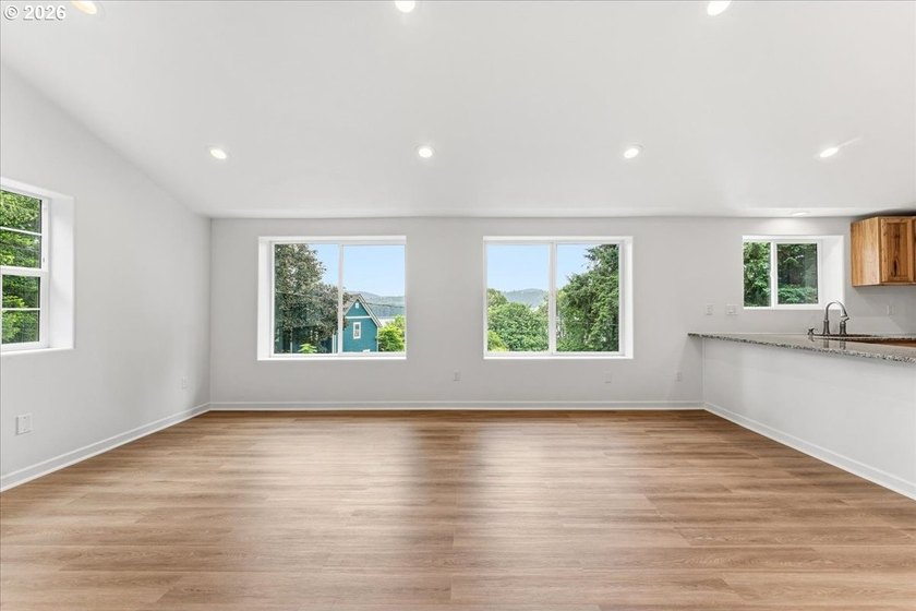 Discover the perfect blend of privacy, versatility, and Columbia - photo 31