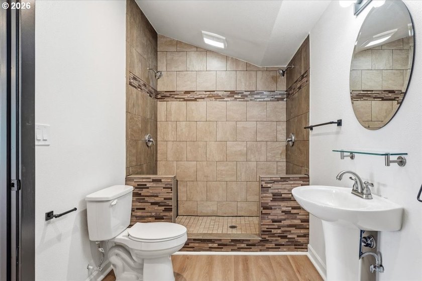 Discover the perfect blend of privacy, versatility, and Columbia - photo 35
