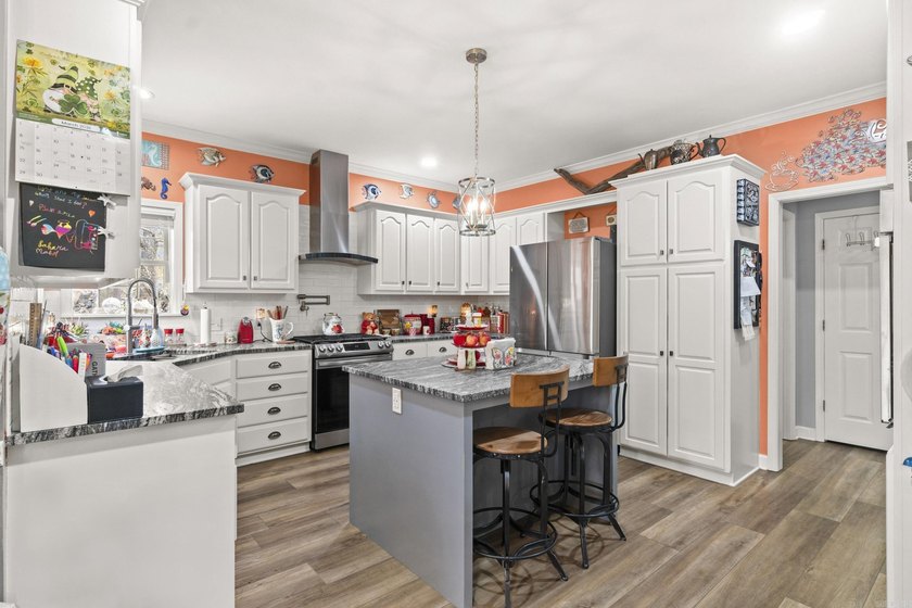 Stunning Tri-Level Brick Beauty in highly desirable - photo 5