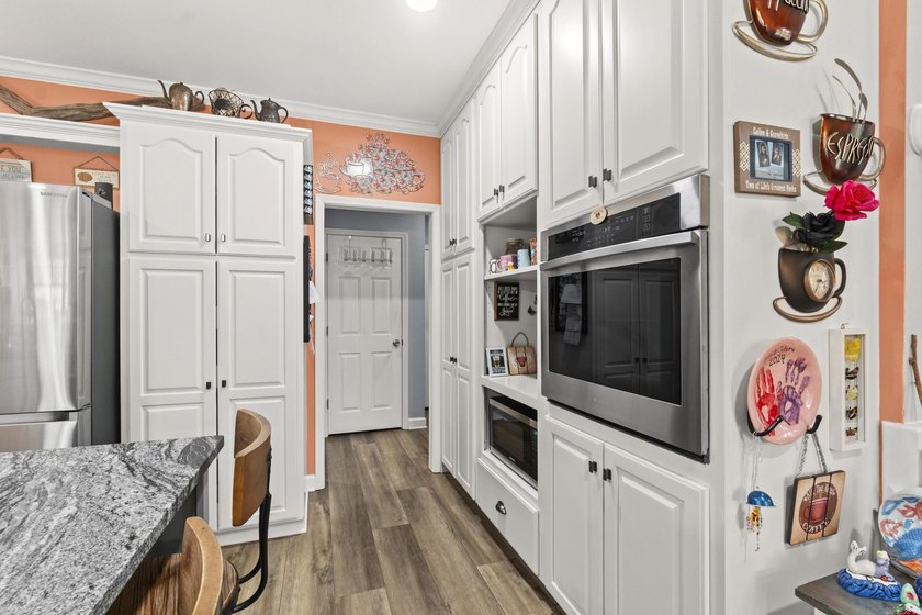 Stunning Tri-Level Brick Beauty in highly desirable - photo 8