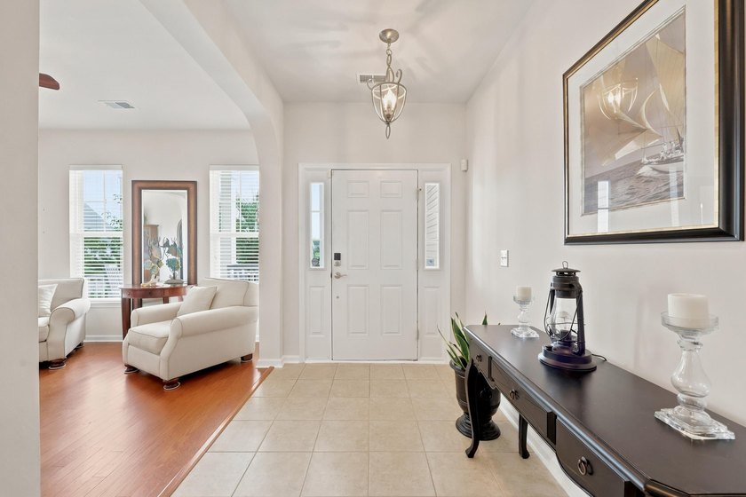 Welcome to this beautifully designed 4 bedrooms, 3.5 bathrooms - photo 3