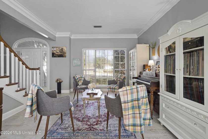 Don't miss out! Take advantage! Beautifully designed home in - photo 11