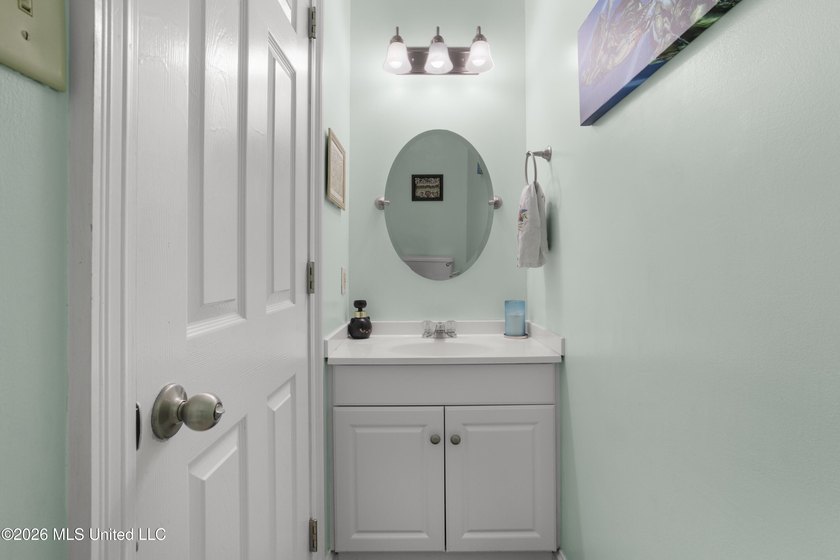 Don't miss out! Take advantage! Beautifully designed home in - photo 33