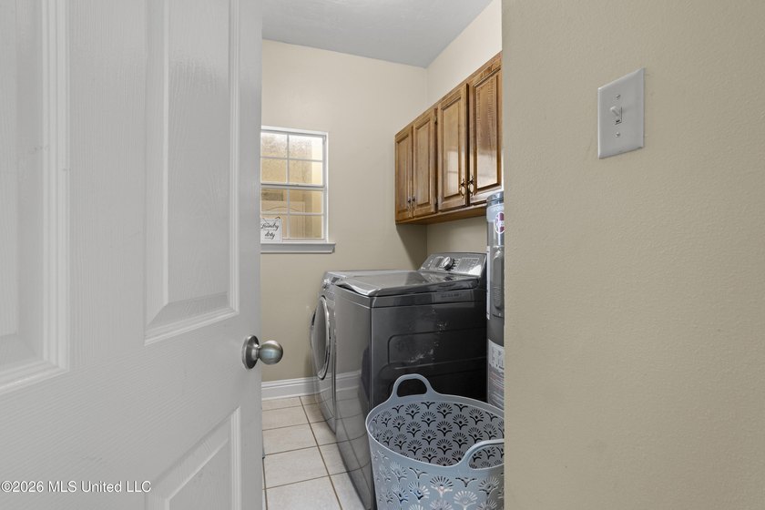 Don't miss out! Take advantage! Beautifully designed home in - photo 34