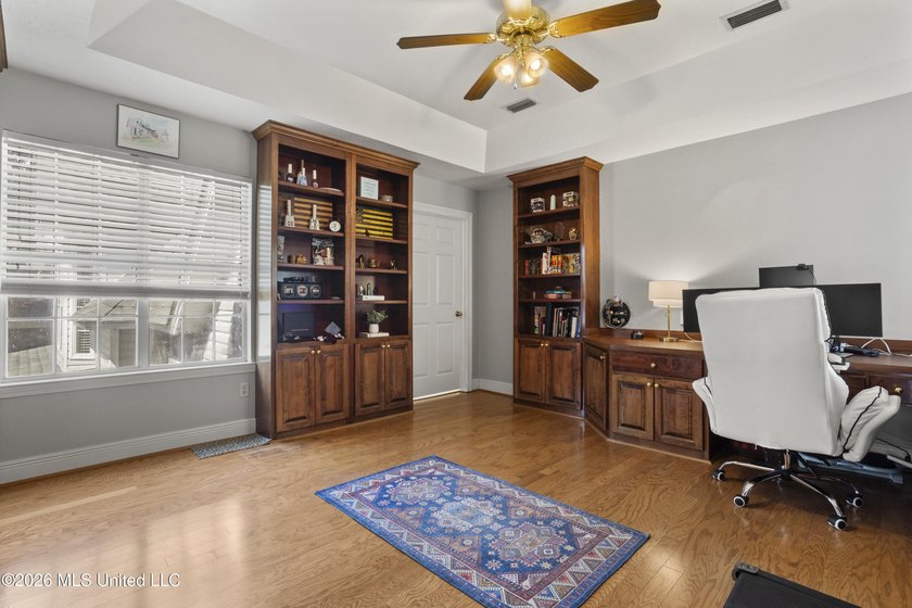 Don't miss out! Take advantage! Beautifully designed home in - photo 39