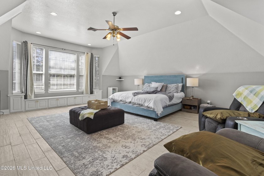 Don't miss out! Take advantage! Beautifully designed home in - photo 44