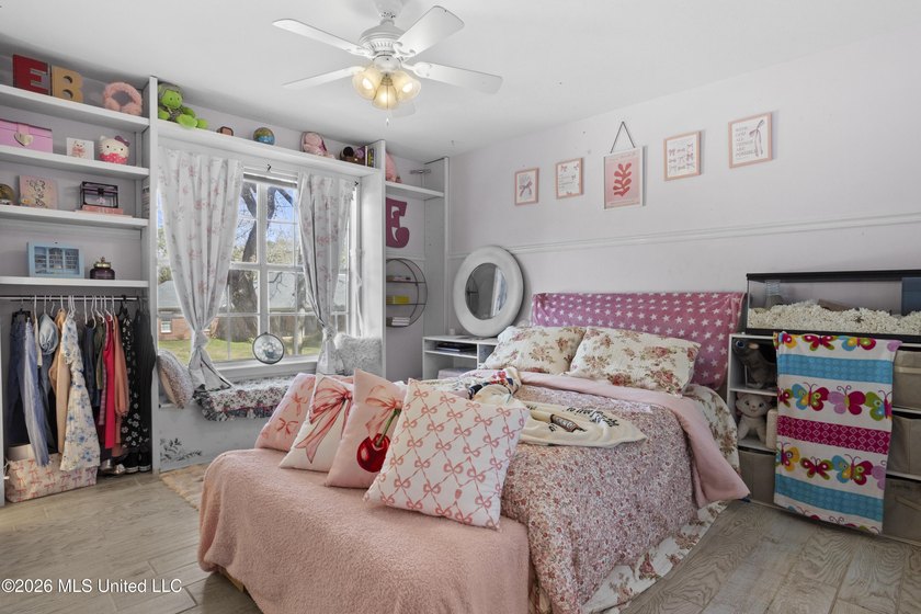 Don't miss out! Take advantage! Beautifully designed home in - photo 50