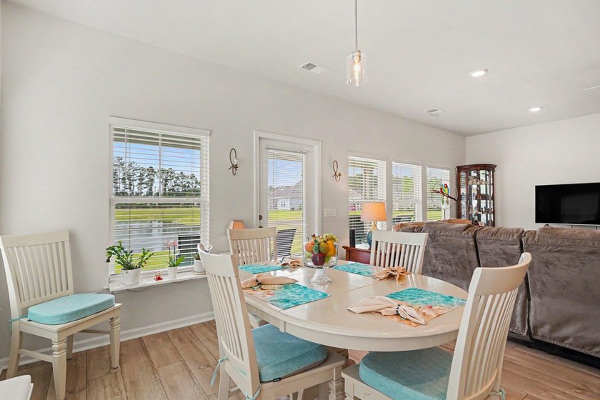 Welcome to this beautifully appointed 3-bedroom, 2-bath home - photo 6