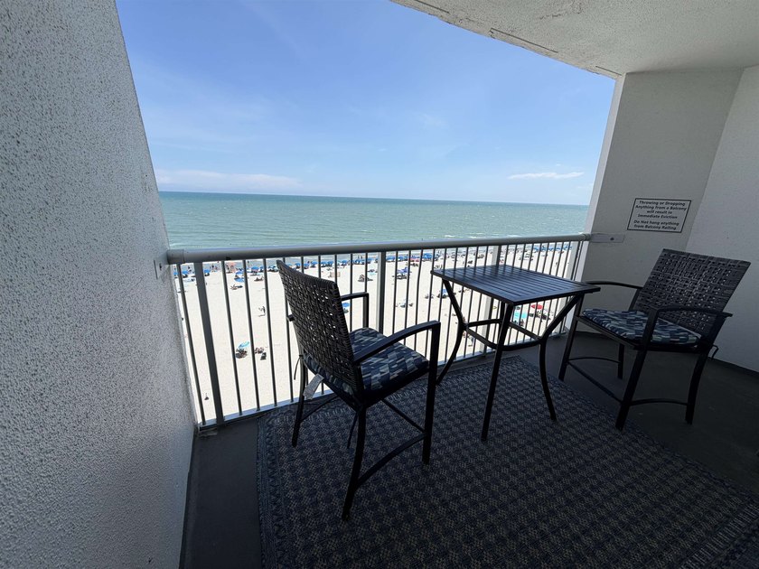 OCEAN FRONT CONDO. Overlooking OCEAN ANNIES BEACH BAR. Amazing - photo 3