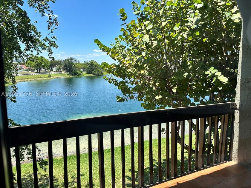 Partially renovated 2-story townhouse featuring 1,520 SqFt of - photo 14