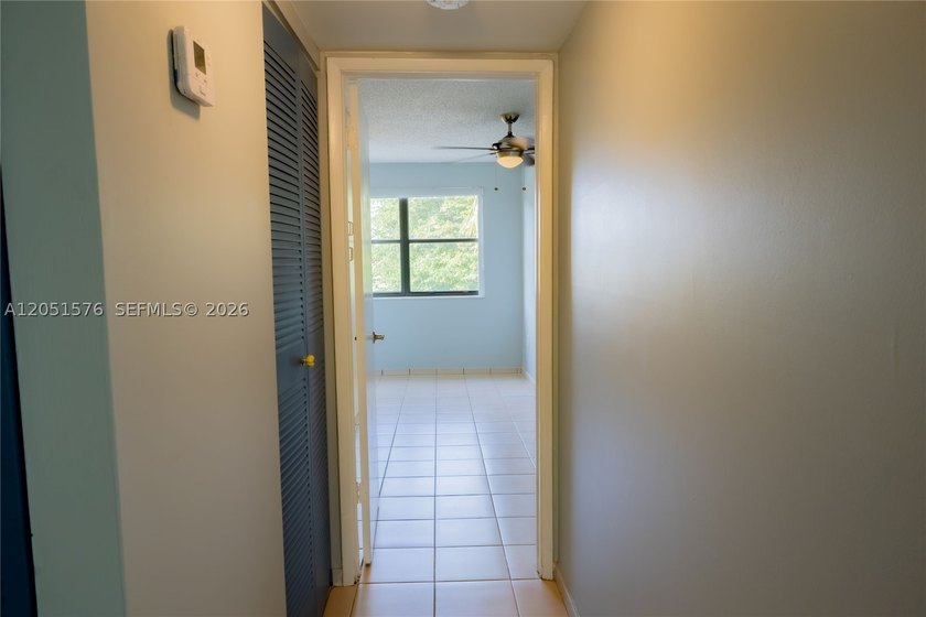 Partially renovated 2-story townhouse featuring 1,520 SqFt of - photo 18