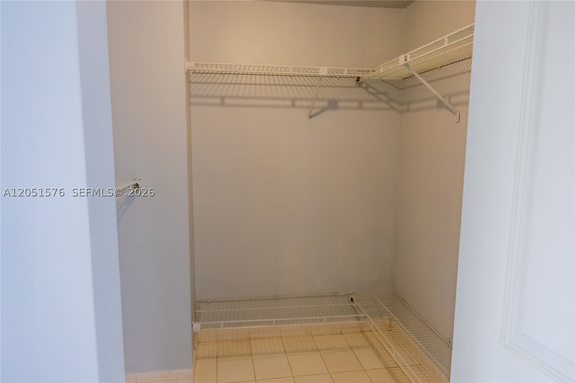 Partially renovated 2-story townhouse featuring 1,520 SqFt of - photo 23