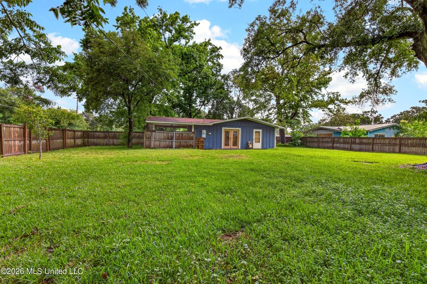 Welcome home to this charming and well-maintained property - photo 24