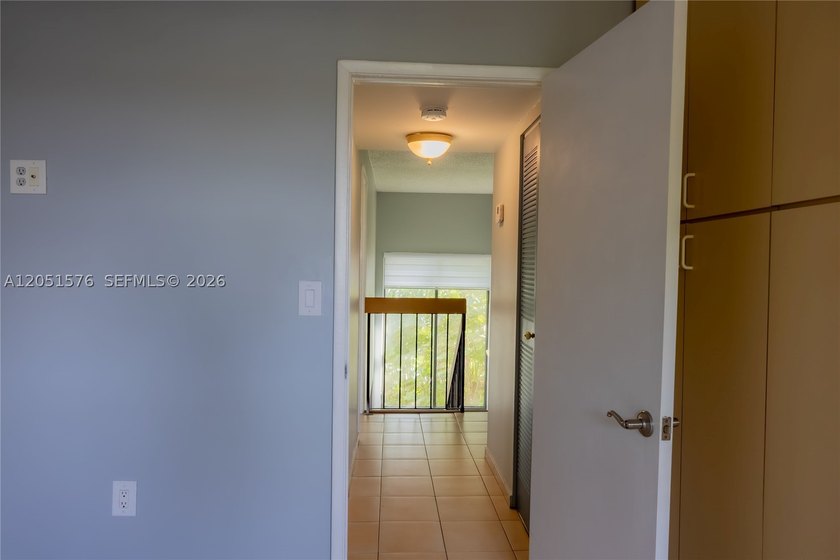 Partially renovated 2-story townhouse featuring 1,520 SqFt of - photo 26