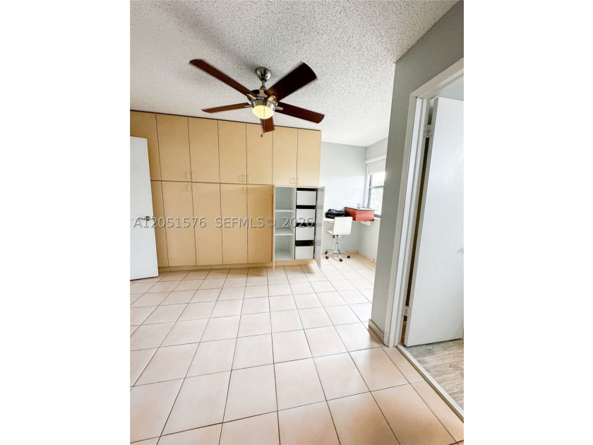 Partially renovated 2-story townhouse featuring 1,520 SqFt of - photo 29