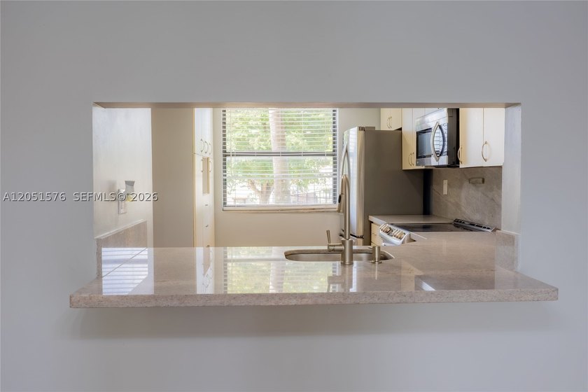 Partially renovated 2-story townhouse featuring 1,520 SqFt of - photo 35