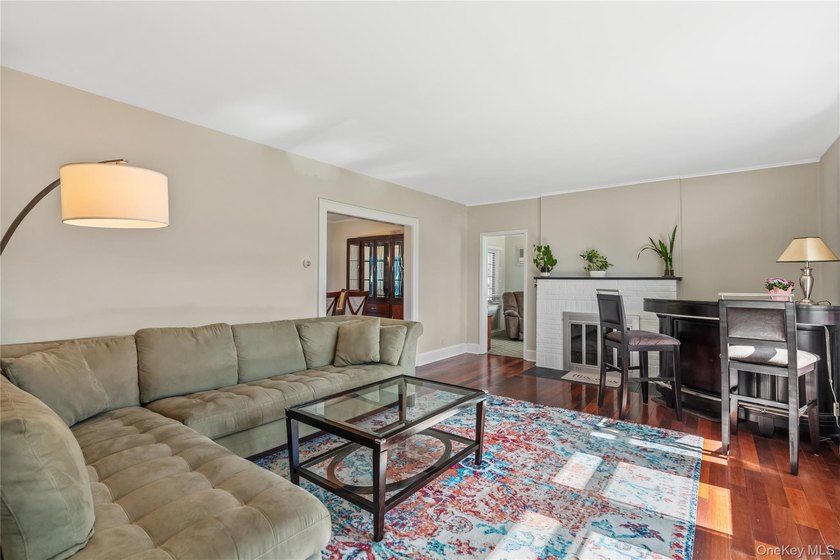 Welcome to this beautifully maintained 3-4 bedroom, 1.5 bath - photo 12