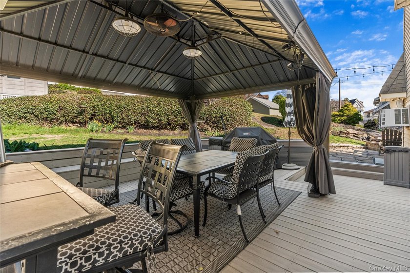 Welcome to this beautifully maintained 3-4 bedroom, 1.5 bath - photo 32