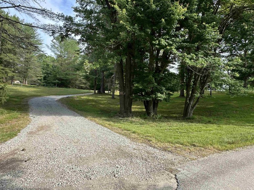Great opportunity to build your dream home on this beautiful 1 - photo 4