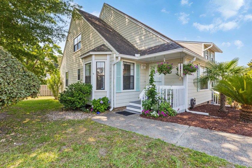 Amazing 2BR/2.5BA end-unit townhome located in the heart of - photo 6