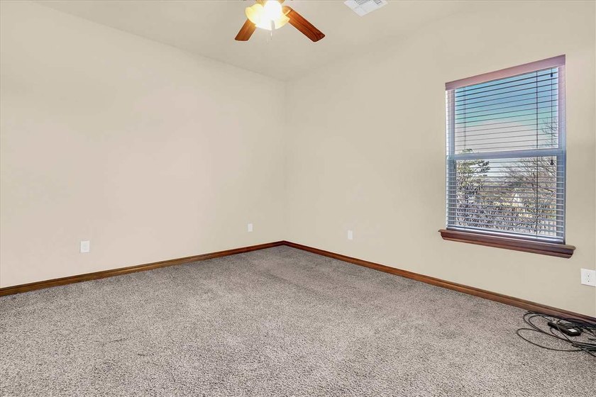 Absolutely beautiful custom built one owner home in great - photo 27