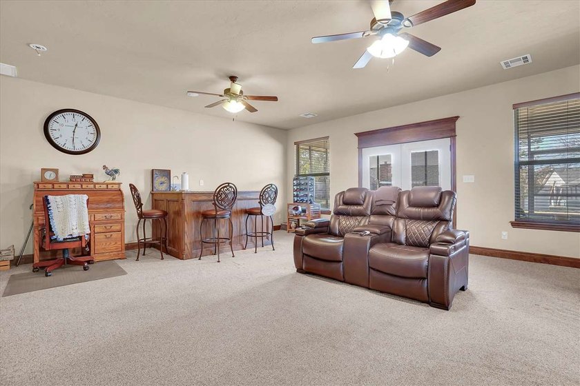 Absolutely beautiful custom built one owner home in great - photo 30