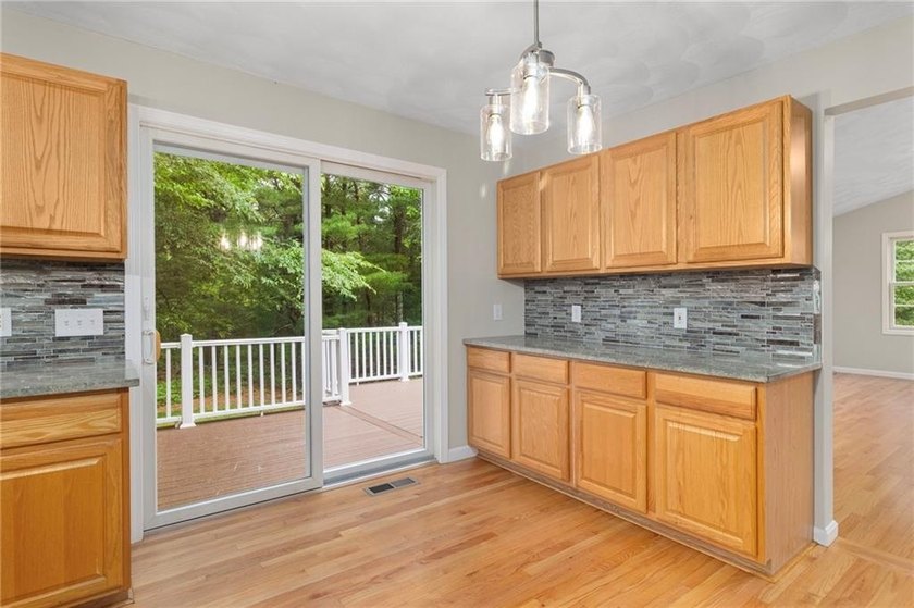 ***OPEN HOUSE CANCELLED*** OFFER ACCEPTED*** Nestled on a quiet - photo 4