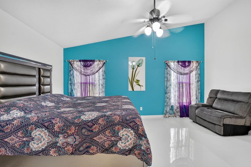 Welcome to this beautifully updated 3-bedroom, 2-bathroom home - photo 24
