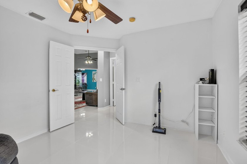 Welcome to this beautifully updated 3-bedroom, 2-bathroom home - photo 34